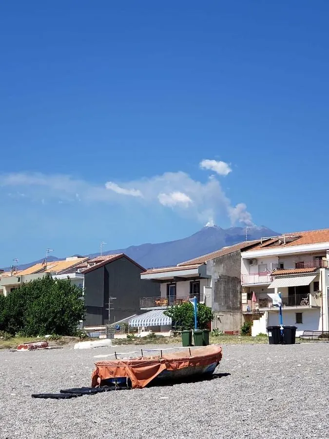 Seaview Apartment By The Beach In Sicily Fondachello